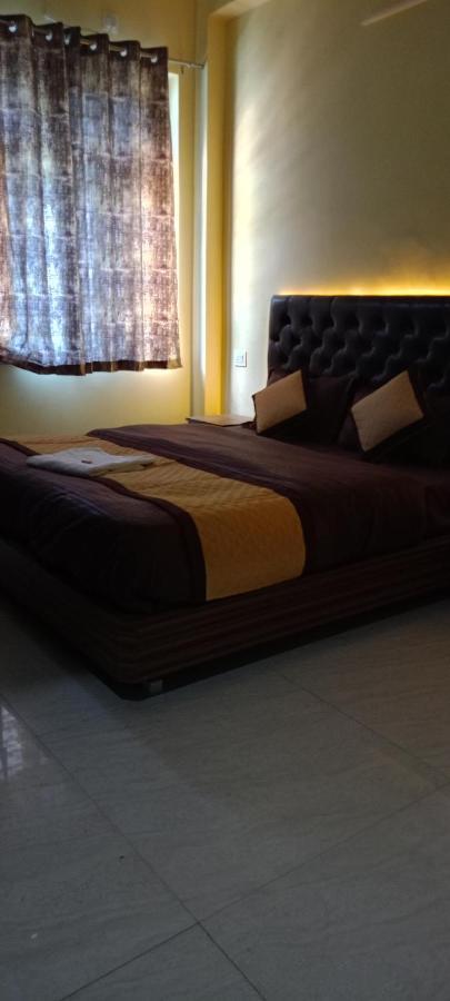Hotel Manohar Rishikesh Bagian luar foto