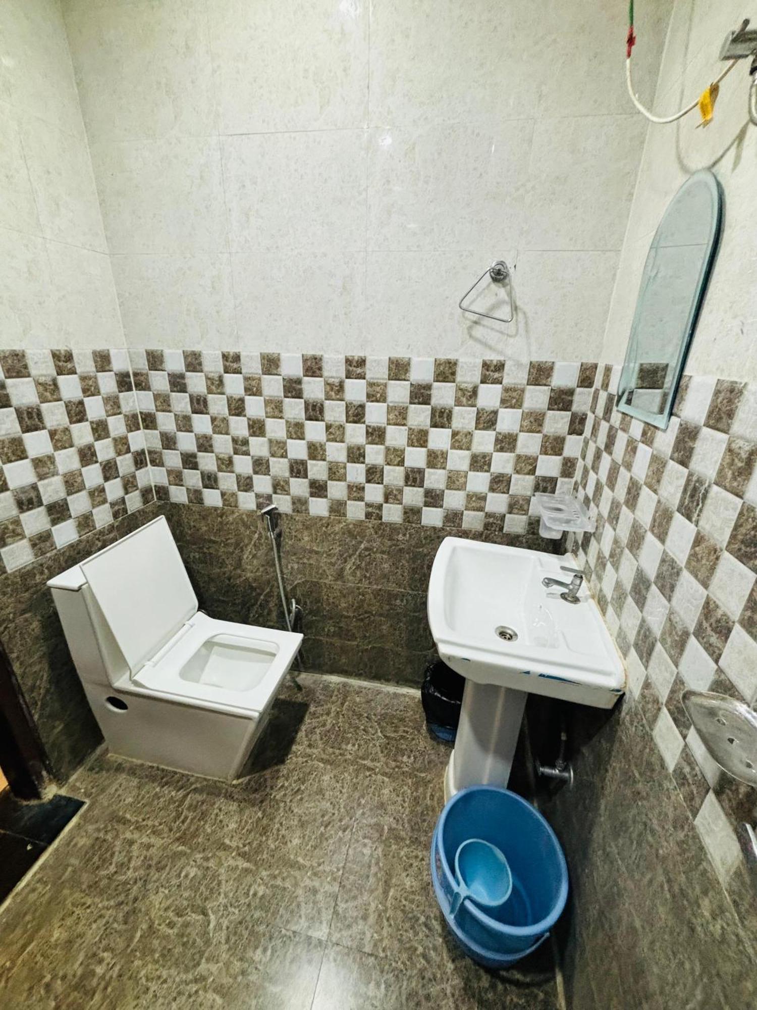 Hotel Manohar Rishikesh Bagian luar foto